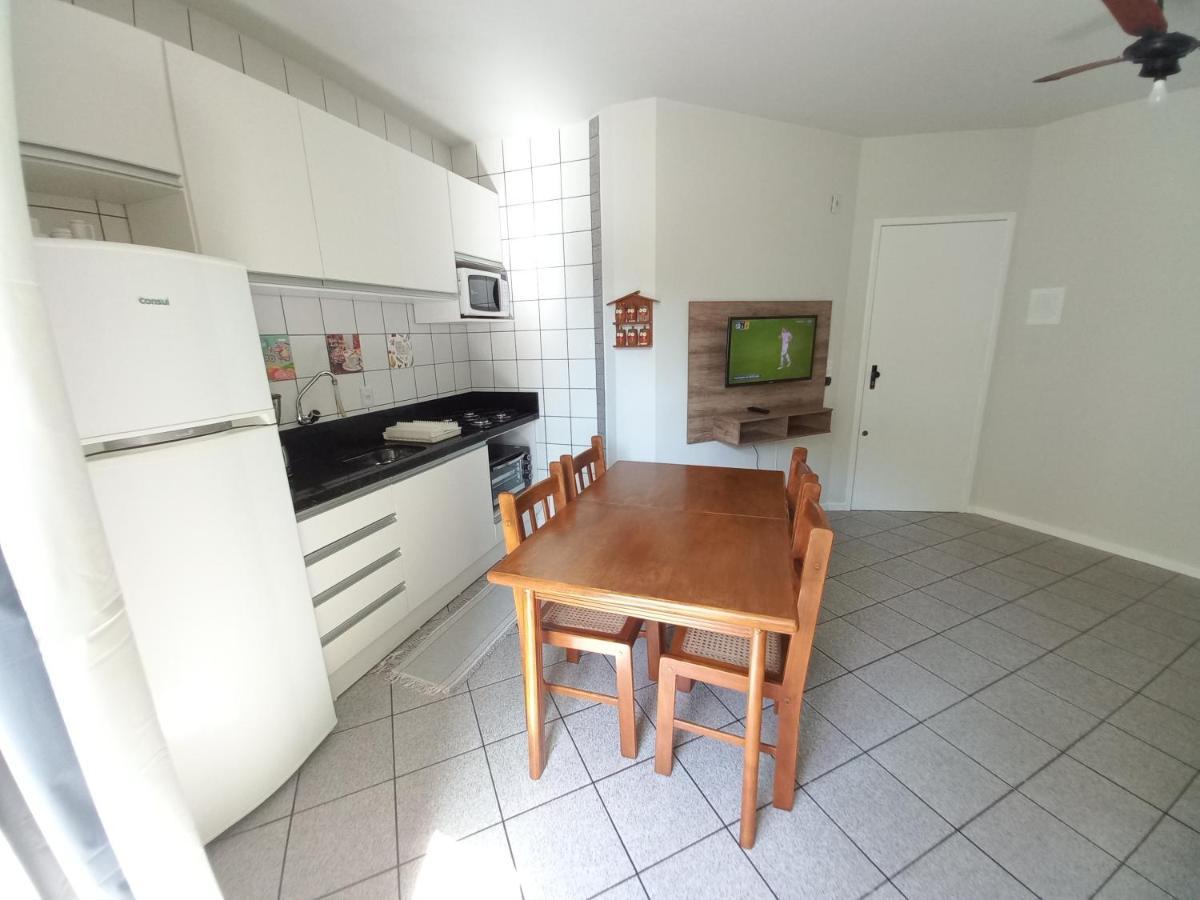 Apto 20 Metros Do Mar. Apartamento *